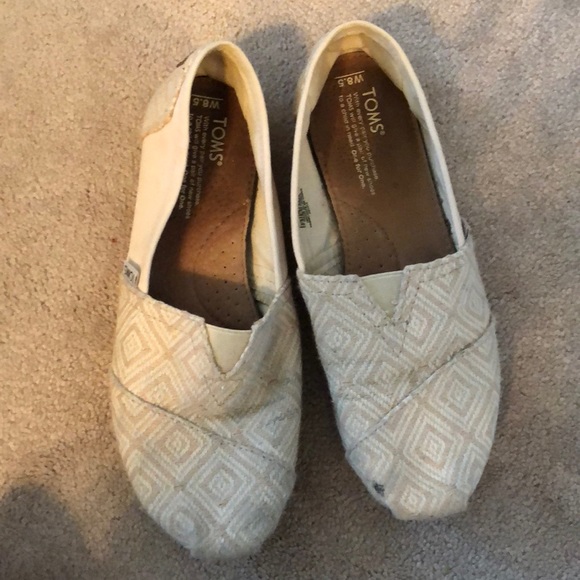 Toms Shoes - Picture 2 of 5